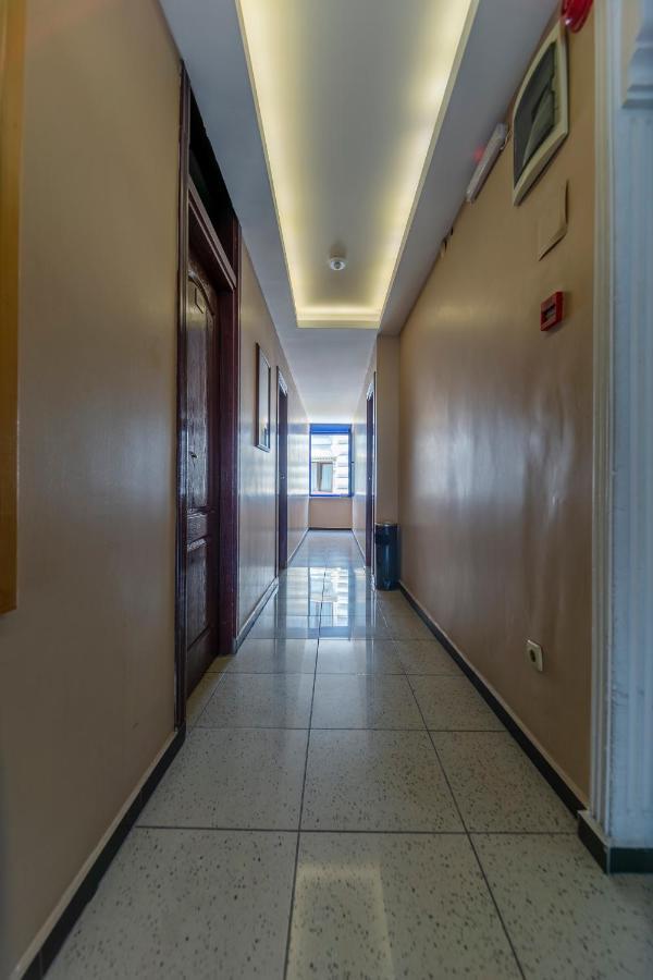 Otel Uemit Istanboel Buitenkant foto
